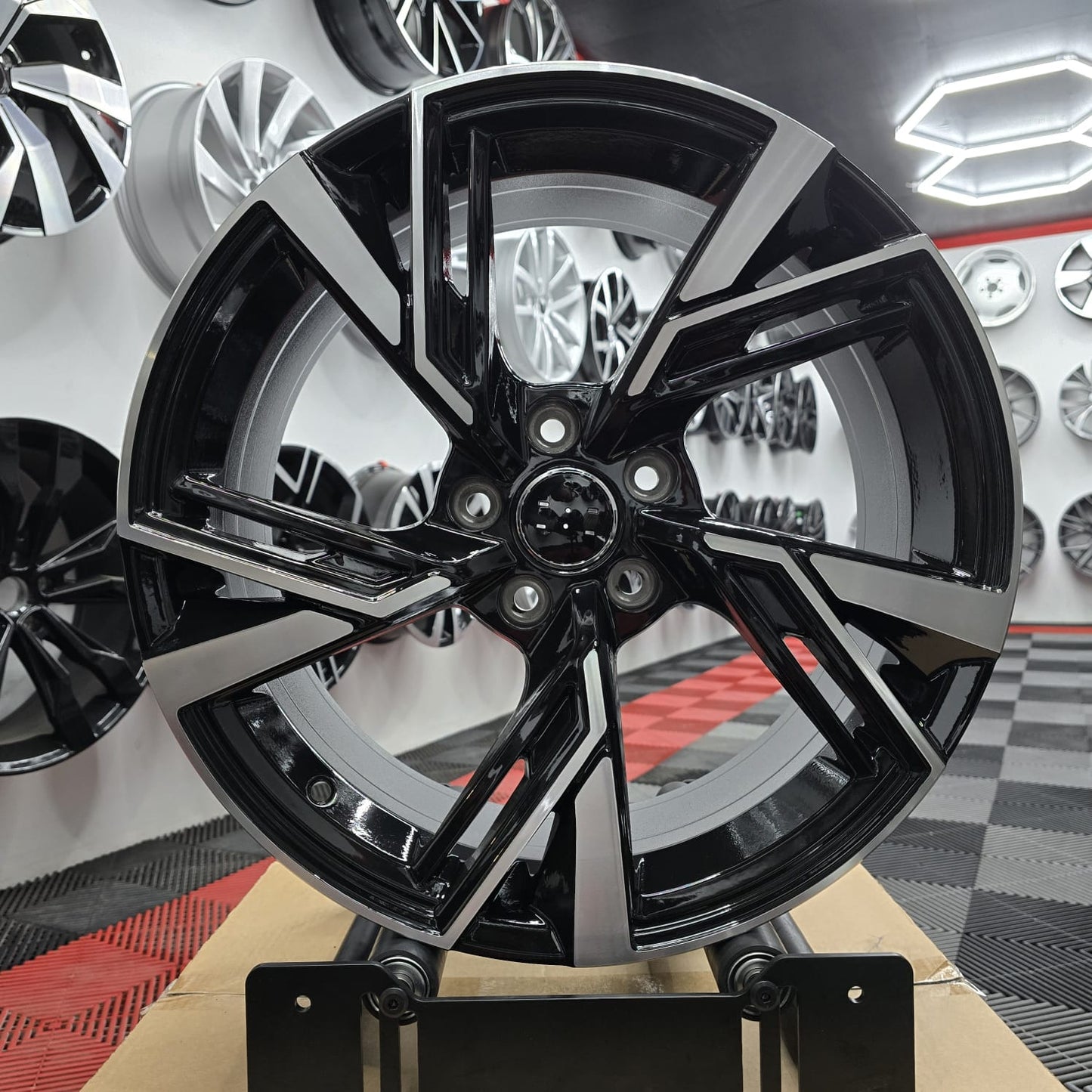 19" Audi 396563 Style Alloy Wheels. Blk/mf