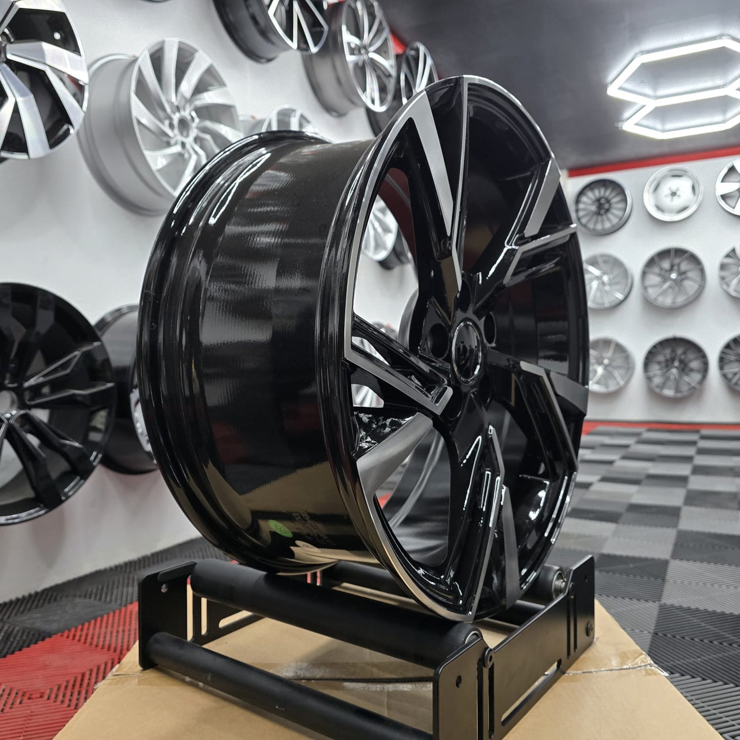 19" Audi 396563 Style Alloy Wheels. Blk/mf