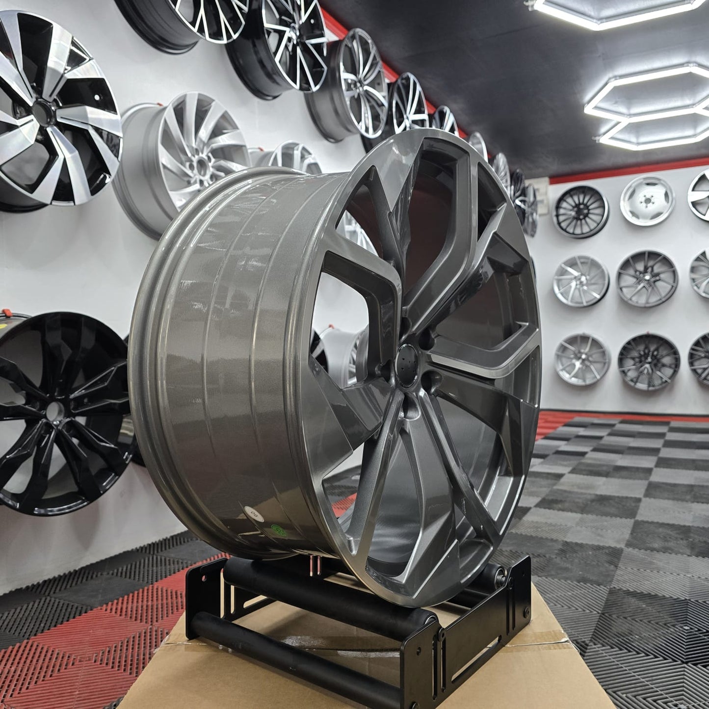 22" 5x112 396591 Style Alloy Wheels Gloss grey machine face