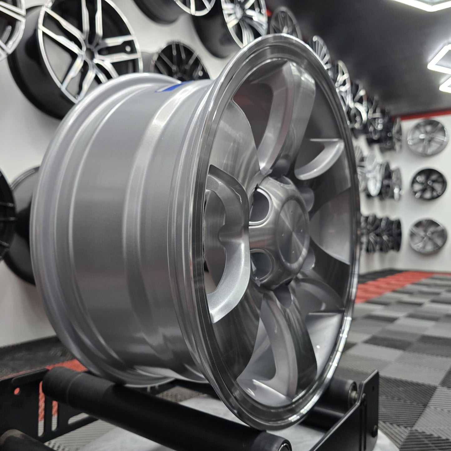 15" 6X139 726 STYLE ALLOY WHEEL SILVER/MF