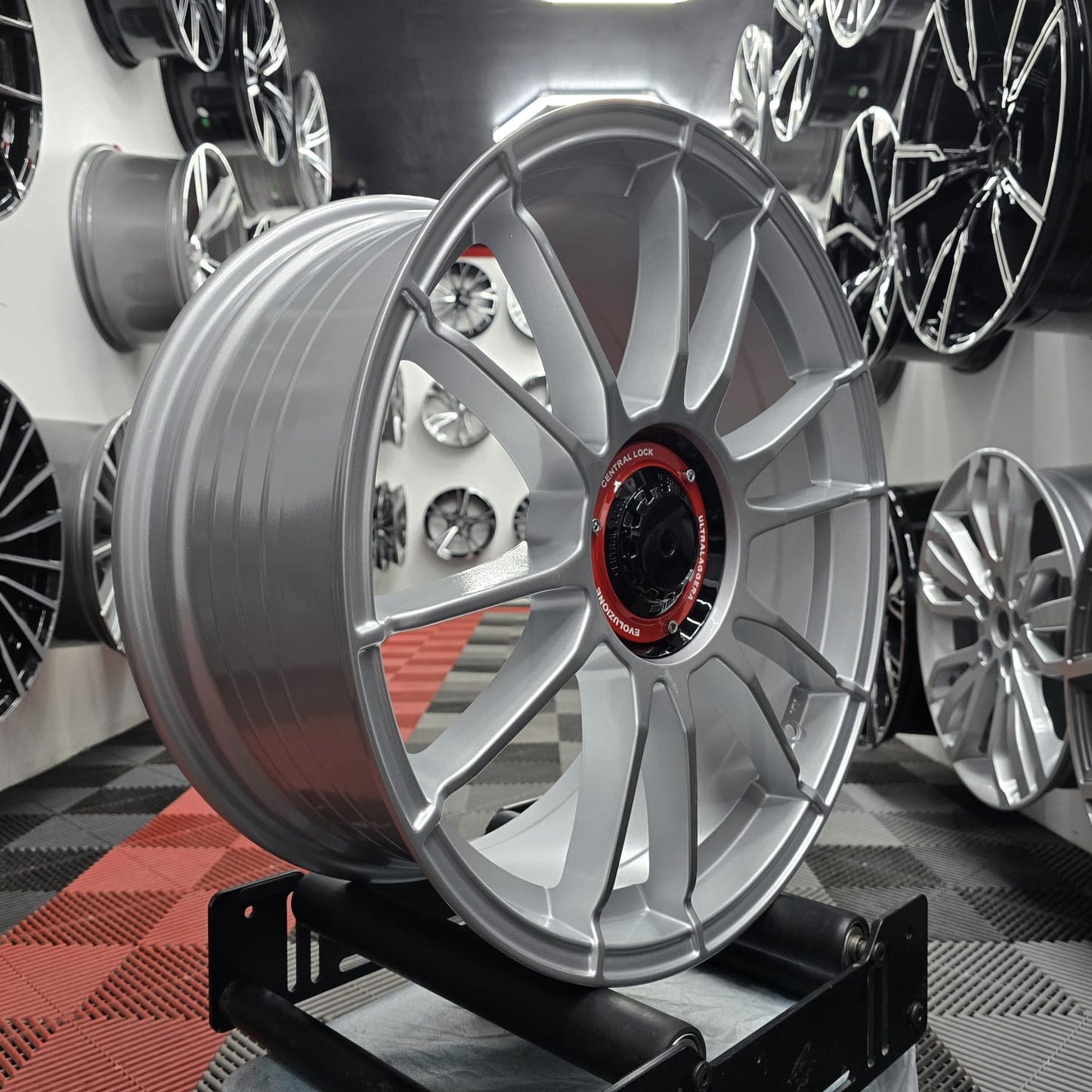 19" ZO Style Wheels Finished in Silver  (Twin Pcd)